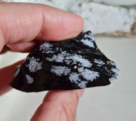 Sneeuwvlok Obsidiaan ruw 5,5 cm no.4