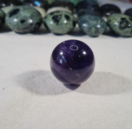 Amethist Edelsteen Bol AA 3 cm no.8