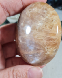 Maansteen Donker Microklien Handsteen no.2 - 6 cm