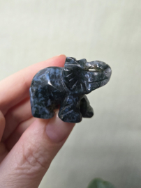 Olifant Groene Mosagaat Edelsteen Carving 4 cm - Geluk en Kracht