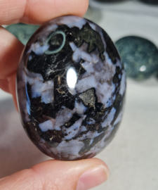 Gabbro - Merliniet Handsteen no.1 - 5 cm