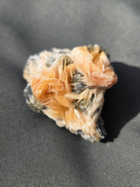 Bariet met Cerussiet Edelsteen Cluster - 5cm - Marokko