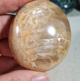 Maansteen Donker Microklien Handsteen no.5 - 5 cm