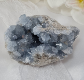 Celestien Edelsteen Cluster Geode - Madagaskar - 9cm - Blauw