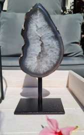 Agaat - Geode op standaard - no.2 - 14 cm