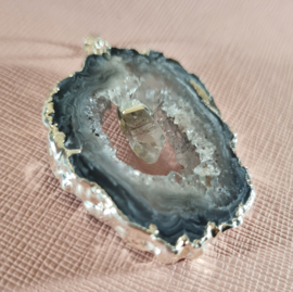 Edelsteen Hanger Agaat Geode Hangende Bergkristal Verzilverd