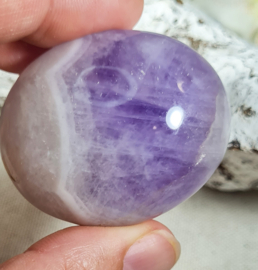 Amethist Handsteen no.3 Edelsteen 4,5 cm