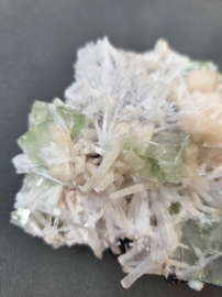 Stilbiet - Apofylliet met Scolesiet