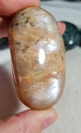 Maansteen Donker Microklien Handsteen no.3 - 6 cm