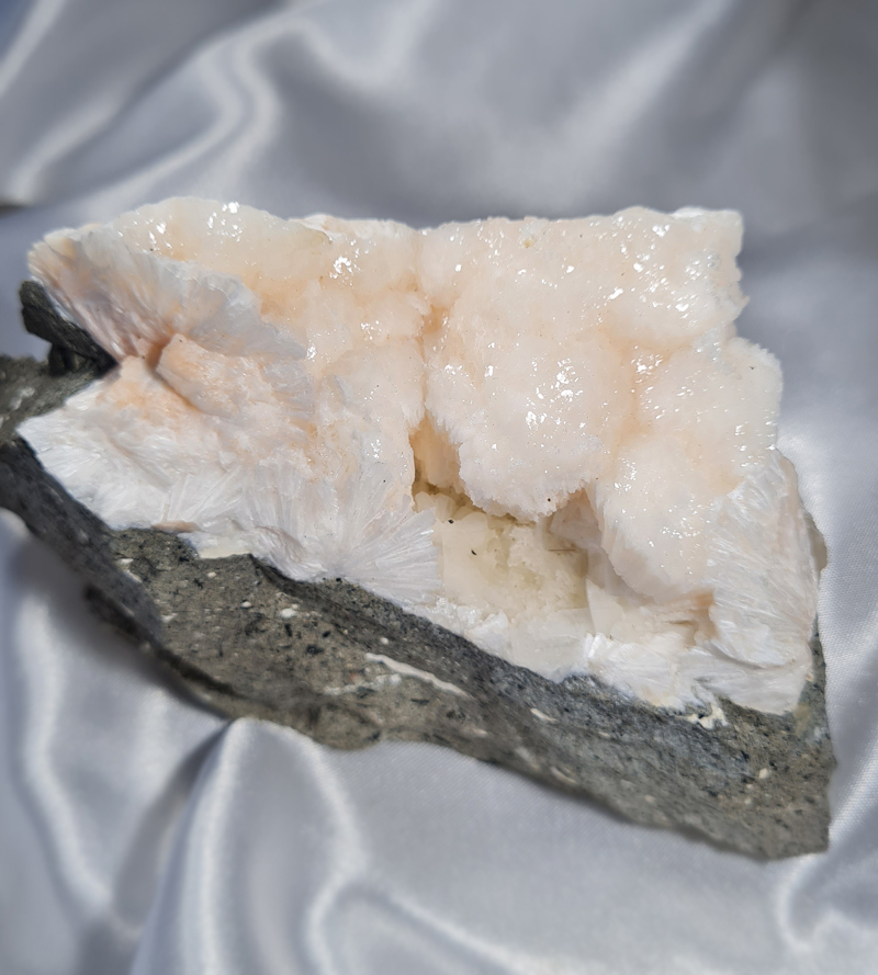 Zeoliet Thomsoniet Calciet en Natroliet no.4