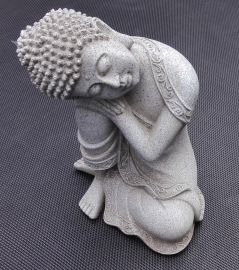 Beeld - Rustende Boeddha - Slapende Boeddha - Steengrijs - 19,5 cm