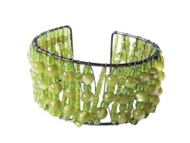 Armband klemarmband met groene kralen