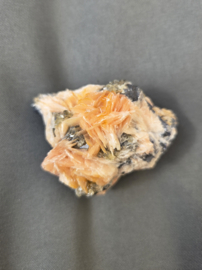 Bariet met Cerussiet Edelsteen Cluster - 5cm - Marokko