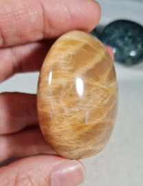 Maansteen Donker Microklien Handsteen no.6 - 5 cm