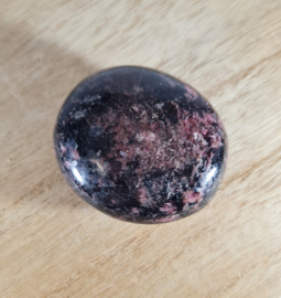 Rhodoniet - Palmsteen - no.7 - Madagaskar - 5 cm