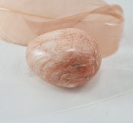 Roze maansteen - Handsteen - no.9 - 4,1cm