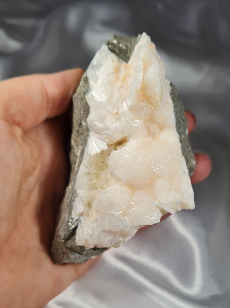 Zeoliet Thomsoniet Calciet en Natroliet no.4