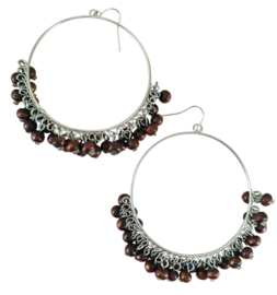 Oorbellen rond bruine kralen 6,5cm