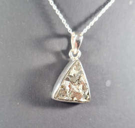 Pyriet Druzy Driehoekig Edelsteen Hanger in 925 Sterling Zilver 2,6 cm