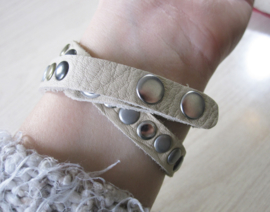 Armband - Tenzy - studs - creme - meubel - 7mm