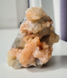 Chalcedoon met Stilbiet - No.16 - Edelsteen Cluster