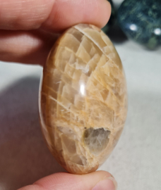 Maansteen Donker Microklien Handsteen no.5 - 5 cm