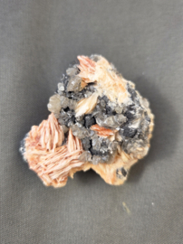 Bariet met Cerussiet Edelsteen Cluster - 5cm - Marokko