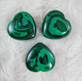 Groen hart - kunststof - 3 cm - handmade - Malachiet look