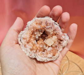 Roze Amethist  Geode - 188 gram - Argentinië - no.2 - 7cm