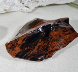 Mahonie Obsidiaan Ruw 12 cm