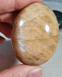 Maansteen Donker Microklien Handsteen no.6 - 5 cm