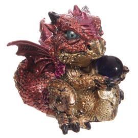 Beeld Baby Draak met kristallen bol rood 6cm