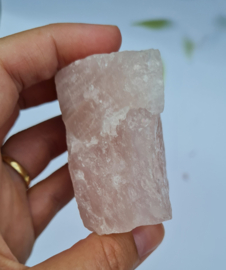 Rose Quartz Crystal - L - Raw Crystal - 6 cm