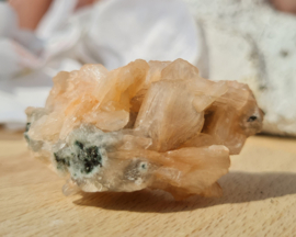 Stilbiet met Chalcedoon  Edelsteen Cluster - no. 31 - 5 cm