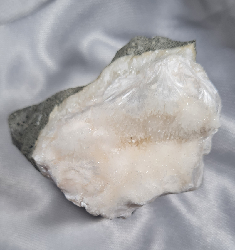 Zeoliet Thomsoniet Calciet en Natroliet no.7