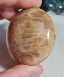 Maansteen Donker Microklien Handsteen no.5 - 5 cm