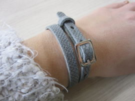Armband - Wikkelarmband - suède - licht grijs - Tressia - python print