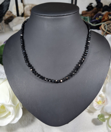 Edelsteen Ketting Zwarte Toermalijn Facet 4 mm - 45 cm
