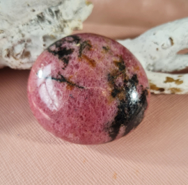 Rhodoniet Palmsteen - no.4 - Madagaskar - 4,5 cm