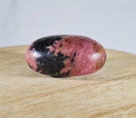 Rhodoniet - Palmsteen - no.2 - Madagaskar - 5,1 cm