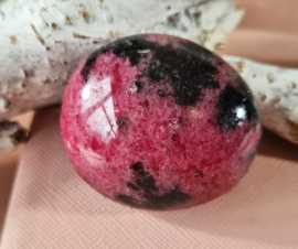Rhodoniet - Palmsteen - no.5 - Madagaskar - 4,5 cm