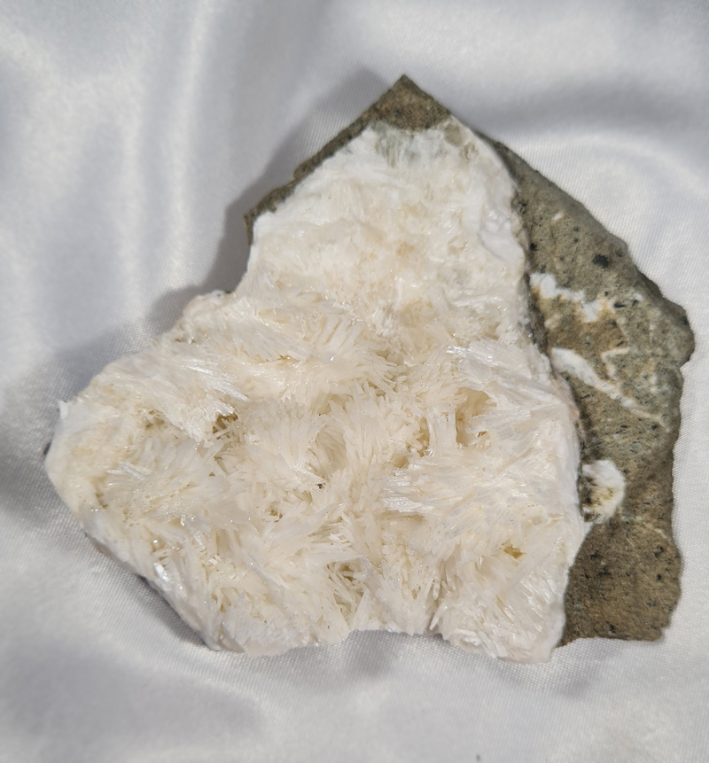 Zeoliet Thomsoniet Calciet en Natroliet no.9