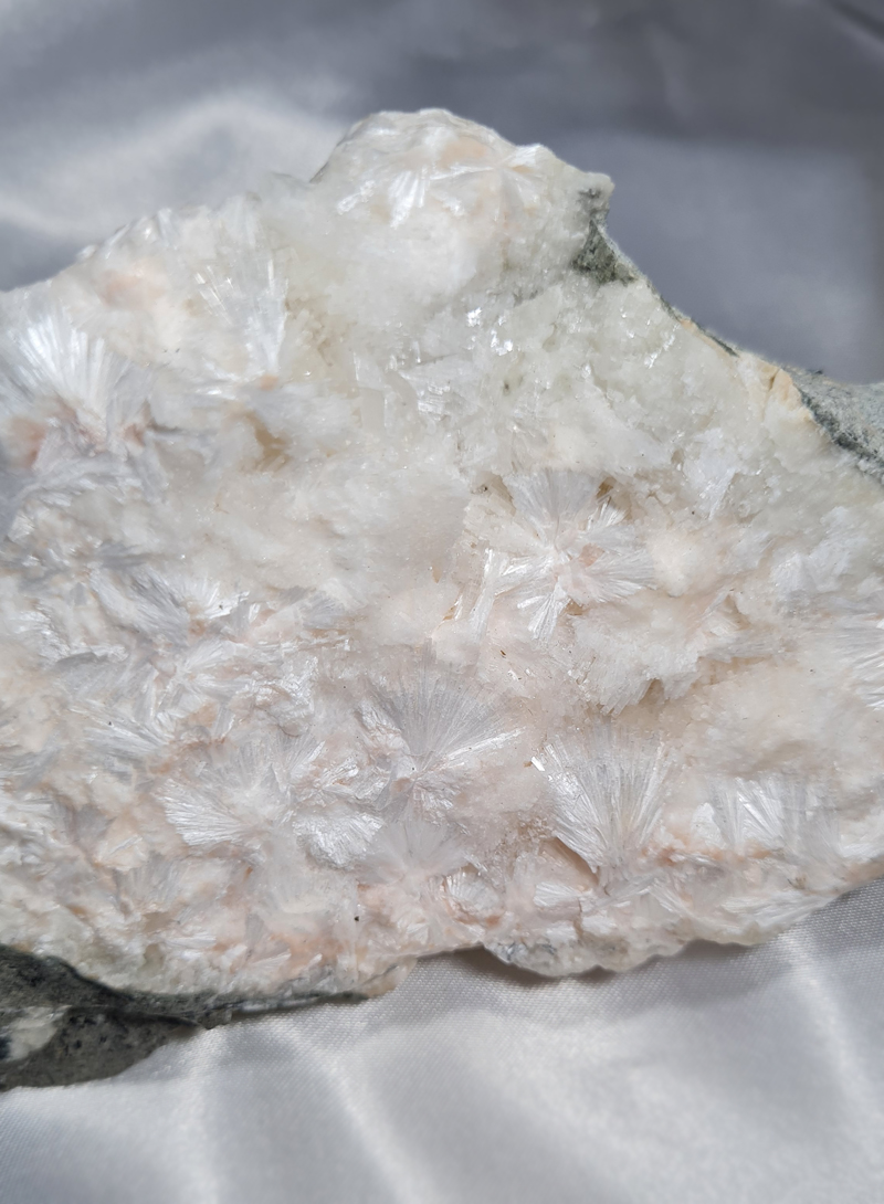 Zeoliet Thomsoniet Calciet en Natroliet no.2