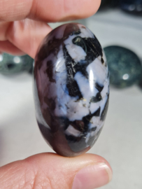 Gabbro - Merliniet Handsteen no.5 - 4,5 cm