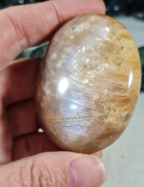 Maansteen Donker Microklien Handsteen no.2 - 6 cm