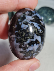 Gabbro - Merliniet Handsteen no.6 - 4,5 cm