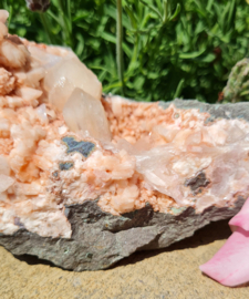 Heulandiet - Geode - 14cm - Roze Edelsteen