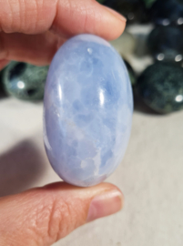 Blauwe Calciet Handsteen no.1 - 6 cm