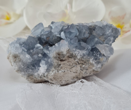 Celestien Edelsteen Cluster Geode - Madagaskar - 9cm - Blauw