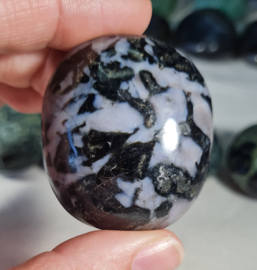 Gabbro - Merliniet Handsteen no.5 - 4,5 cm